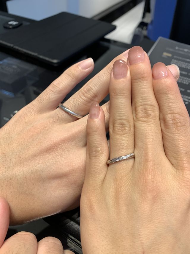 購入した指輪。どこからみてもダイヤが見える所に惹かれました
