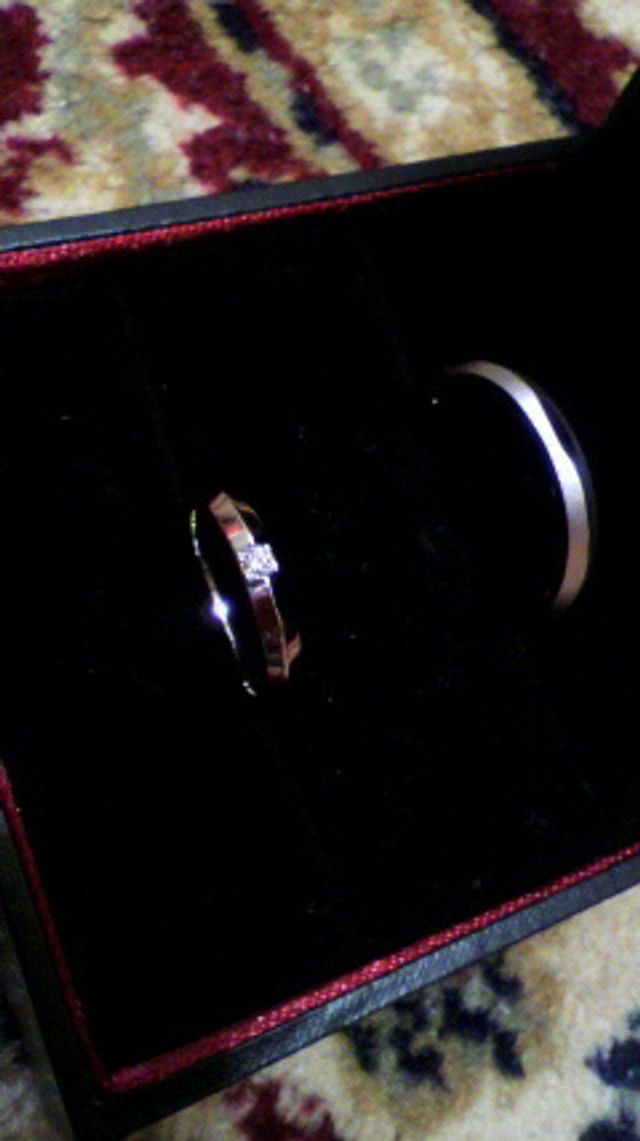 プラチナの鍛造なので、少し重いです。