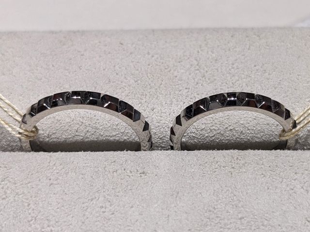 立体の台形型カットがモダンで、男女どちらにも似合います