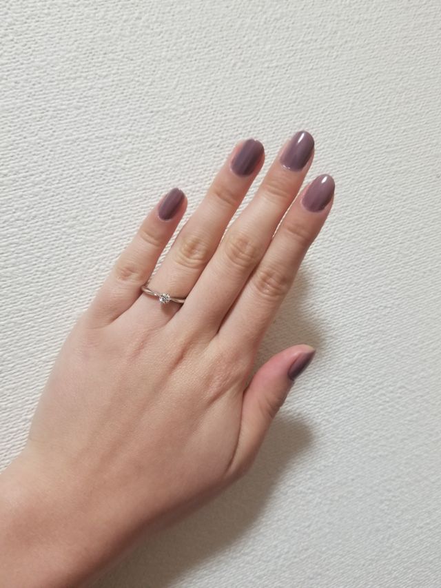 シンプルなのでダイヤモンドの輝きが目立ちます。