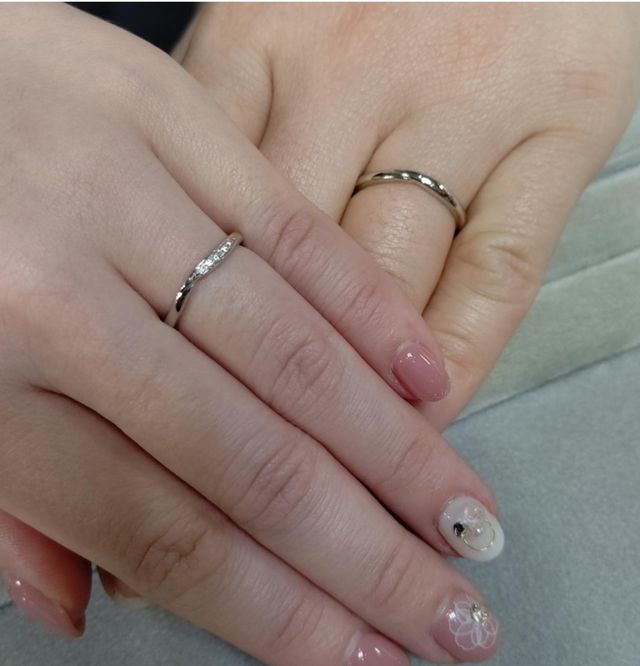 プラチナ素材ウェーブデザイン