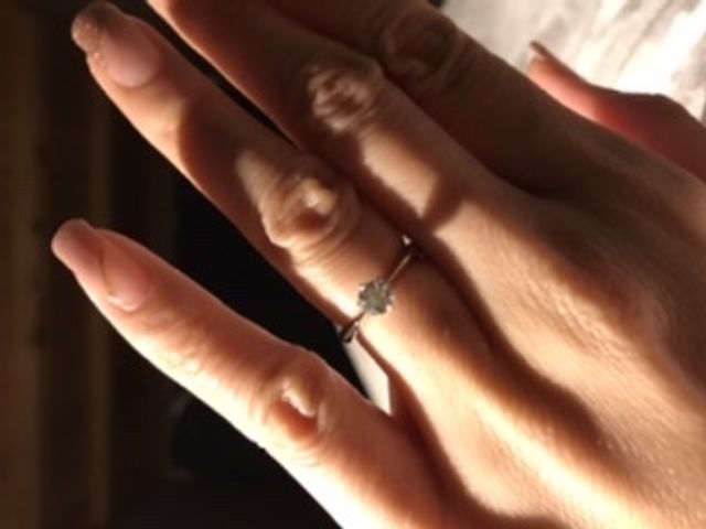 婚約指輪です。