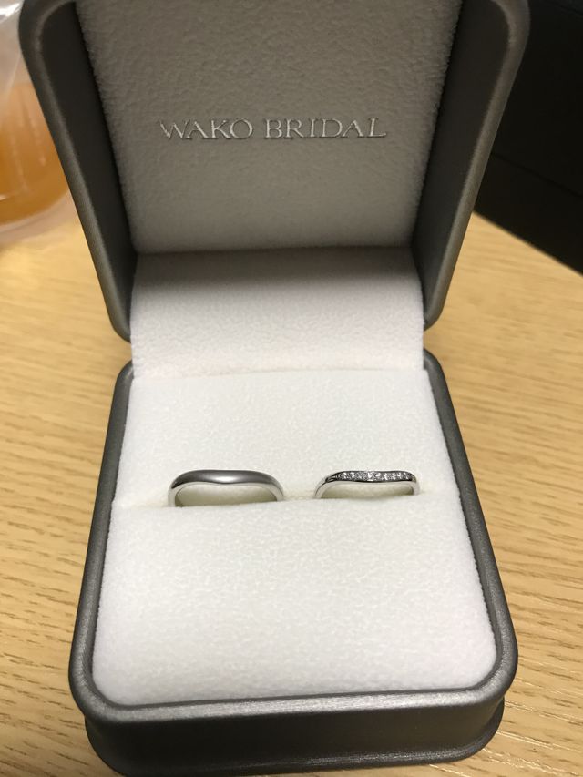 男性用は艶消しをいれていてちょっと大人しい感じになってます。