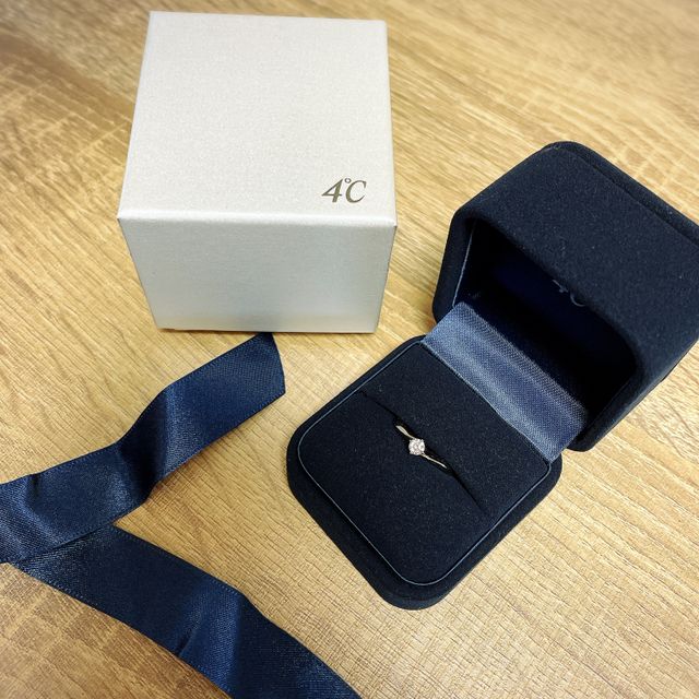 4℃ブライダルで選んでもらった婚約指輪です！