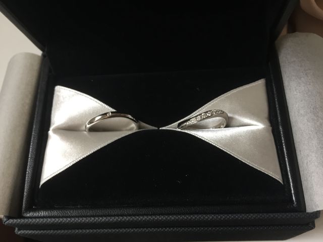 結婚指輪　左新郎　右新婦