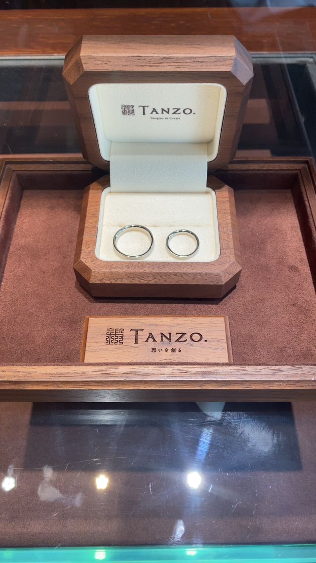 プラチナ使用　ヘアライン加工で仕上げて貰いました！