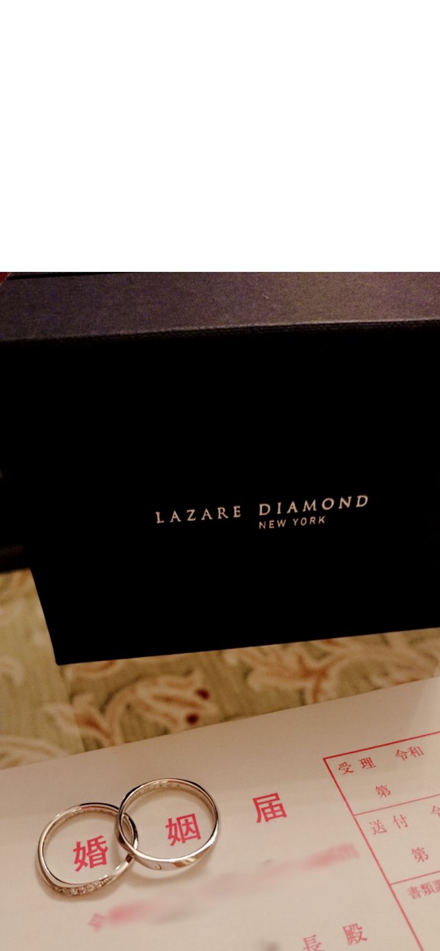 入籍のときに記念の写真です！箱も高級感があります！