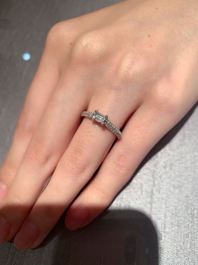 sienaの婚約指輪　プラチナ