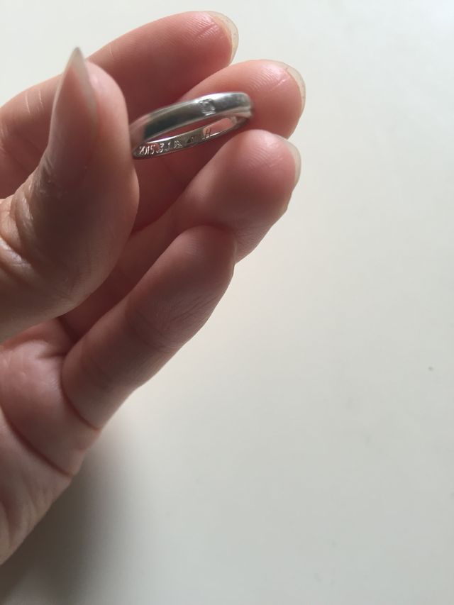 内側は刻印が入っています。