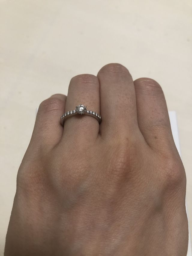 女性用　ダイヤ　婚約指輪
