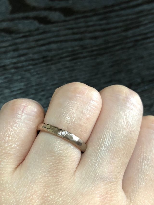 右側がマット、左側が鏡面です。