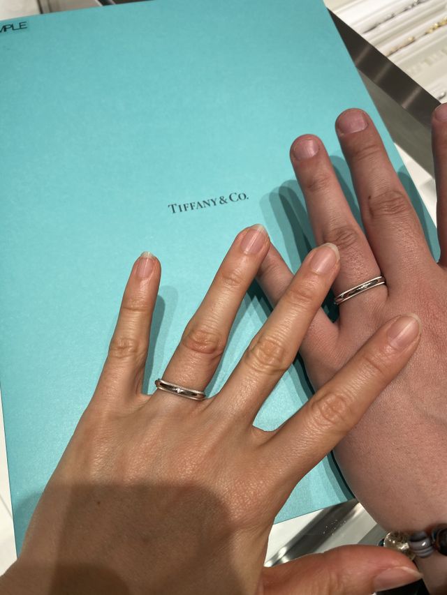 おそろいのデザインを試着