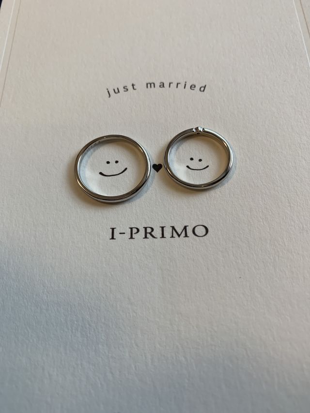 「ネレイス」女性の方にダイヤモンドが一つついてます