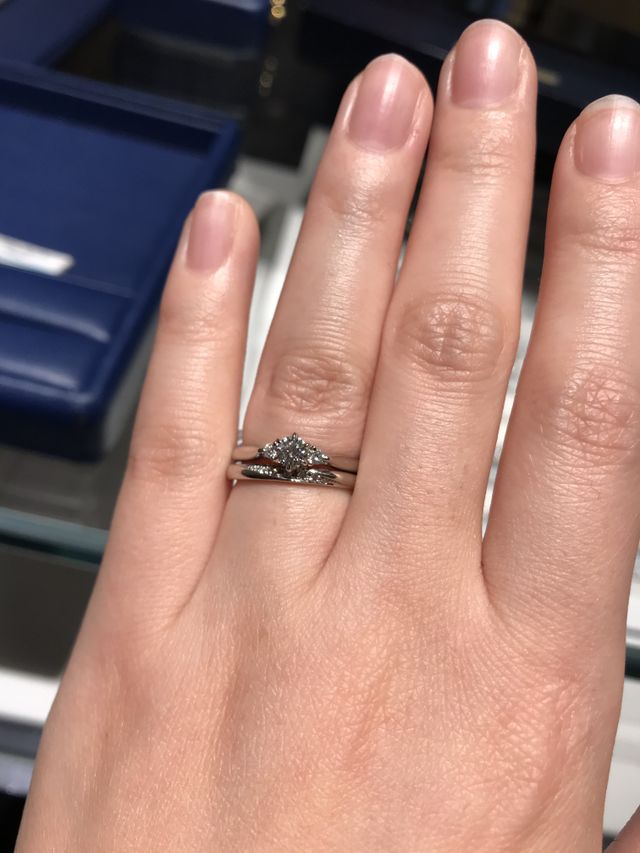 婚約指輪と結婚指輪を重ねづけしてみました。