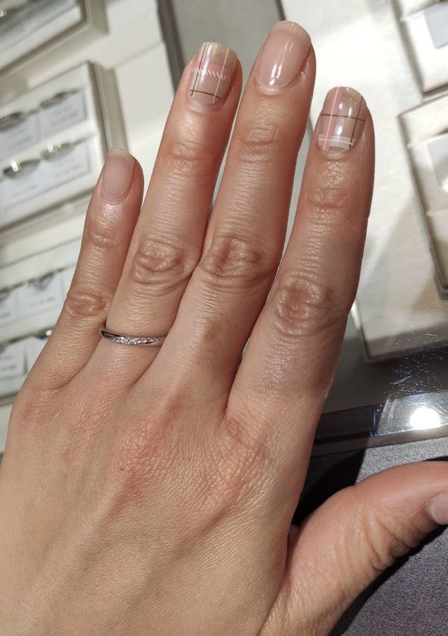 華奢でとてもかわいらしい指輪です。