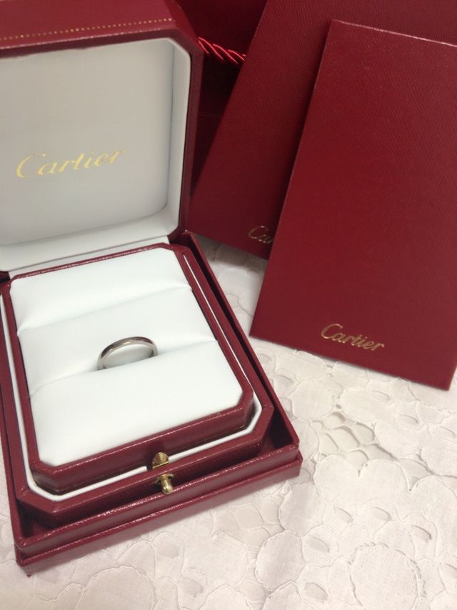 2本一つのケースに入ります。其々に証明書が付きます。