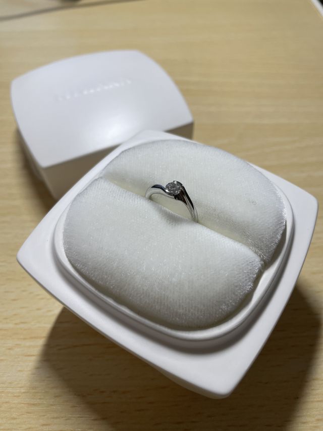 購入した婚約指輪「暁」
