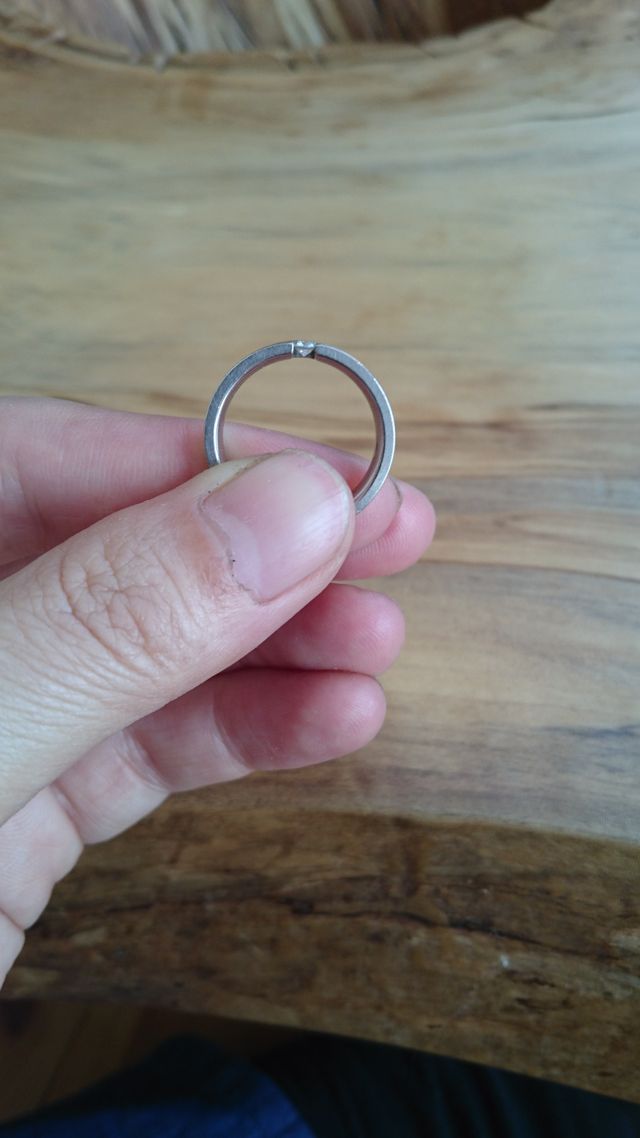 ダイヤが浮いています。