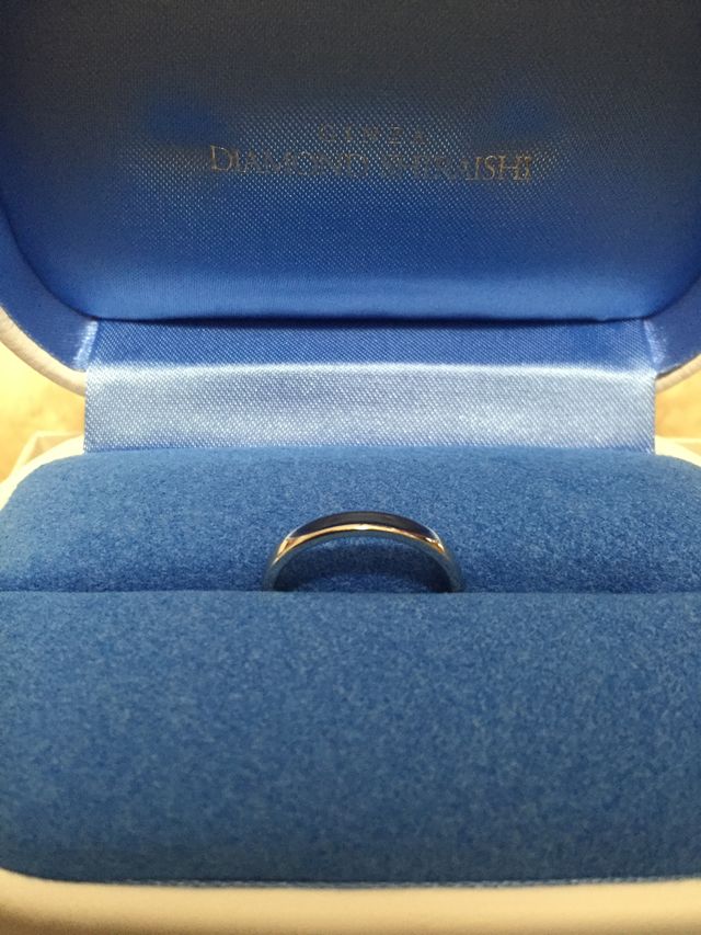 シンプルで飽きの来ない結婚指輪。