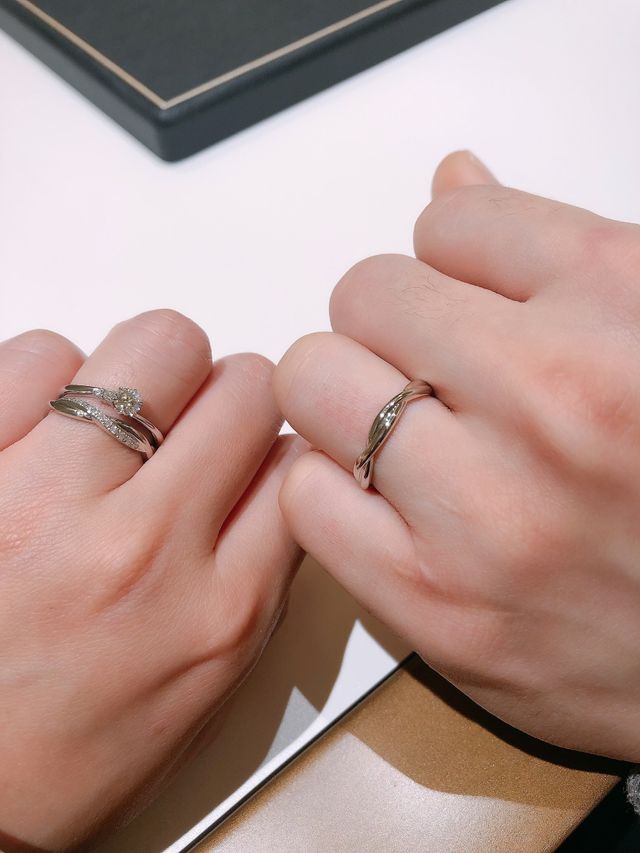 結婚指輪:スイートアイヴィ
婚約指輪:トンプソン