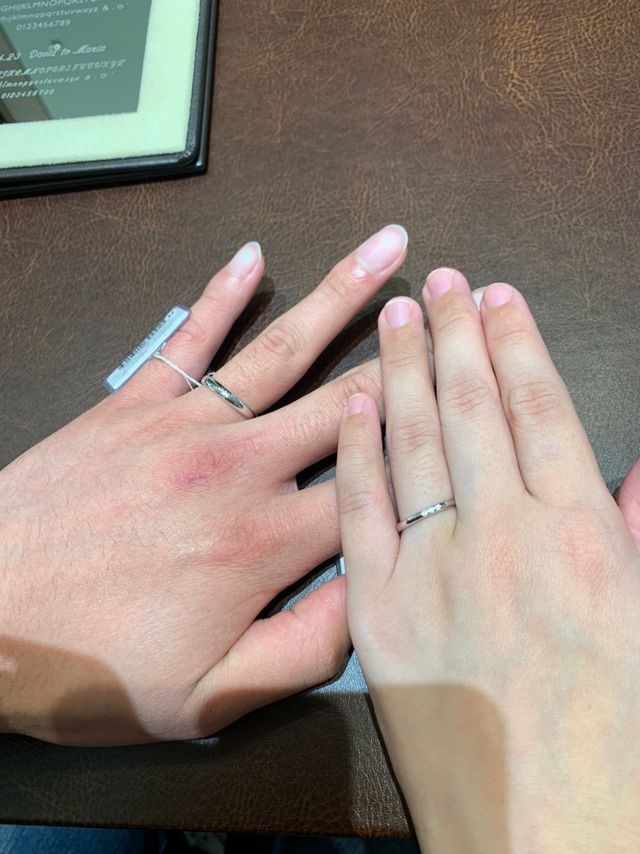 
ストレートタイプにダイヤモンドついたシンプルなものです。