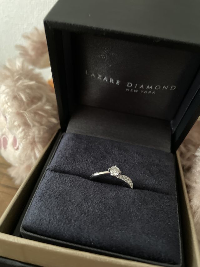 主張が強すぎないお洒落な指輪です。