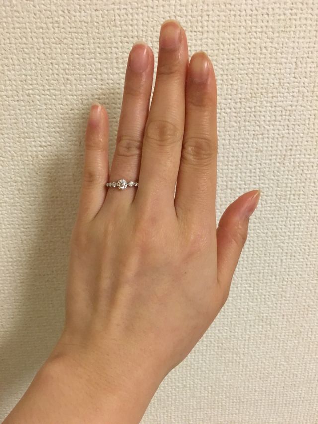 婚約指輪です