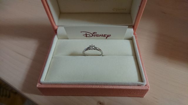 サプライズ感はないけど、彼女と一緒にデザインを検討しました。