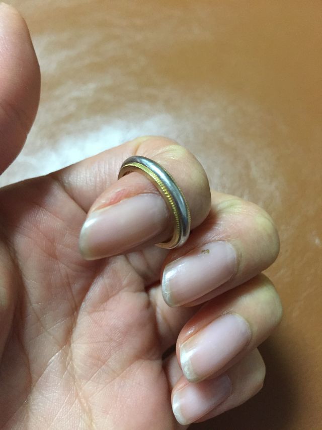 ゴールドとプラチナのコンビです。