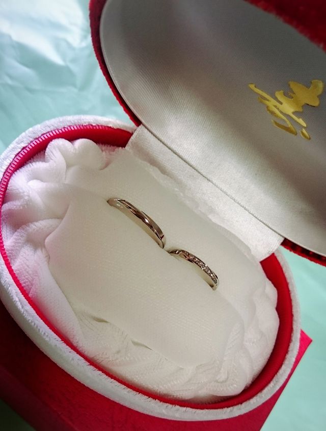 フレンドリーな店員さんがお薦めして下さった指輪に決めました。
