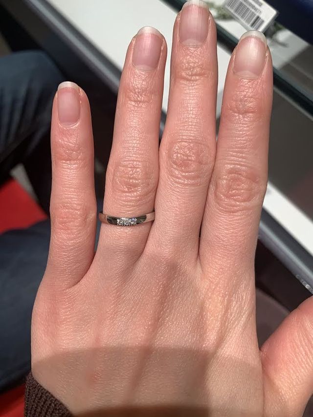 三粒ダイヤのしっかりめのリング