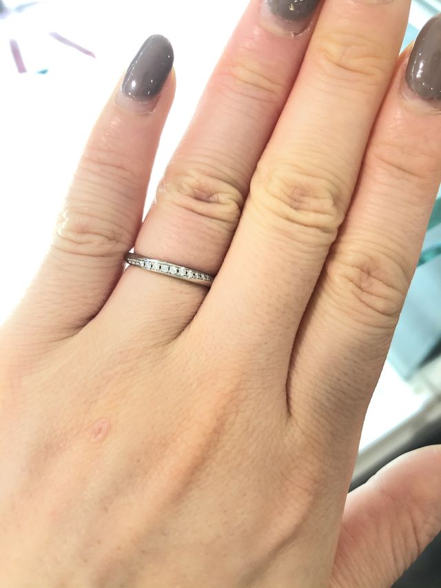 細身でダイアも綺麗でした。