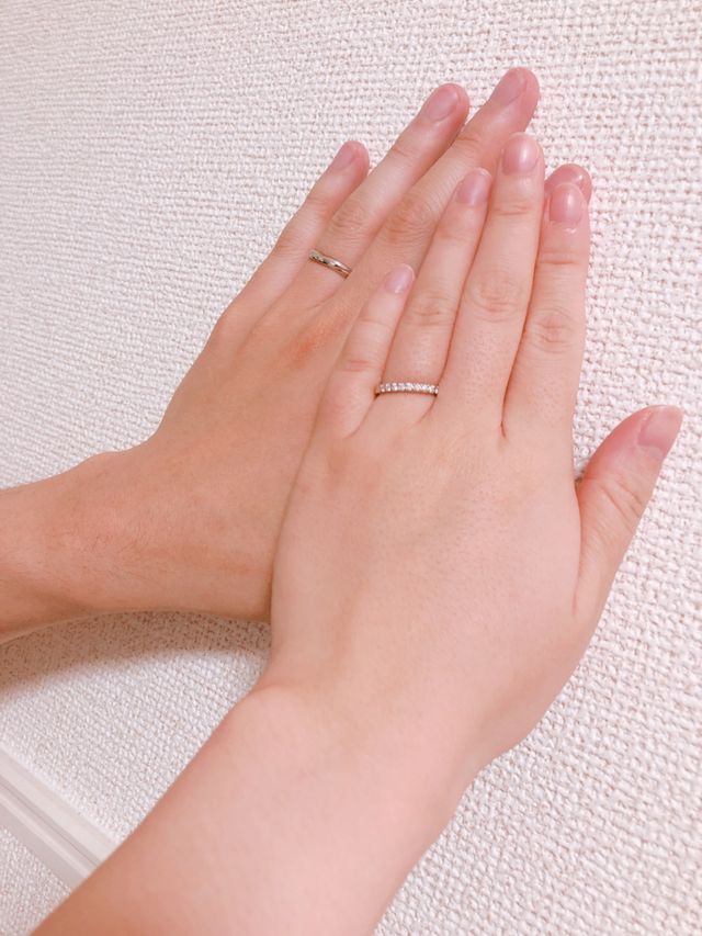 ペアでつけました。お互いにとても気に入っています。