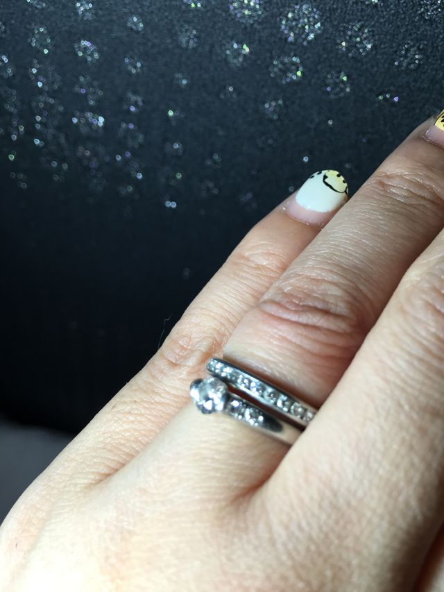 SETで身につけています。ダイヤモンドがとても綺麗