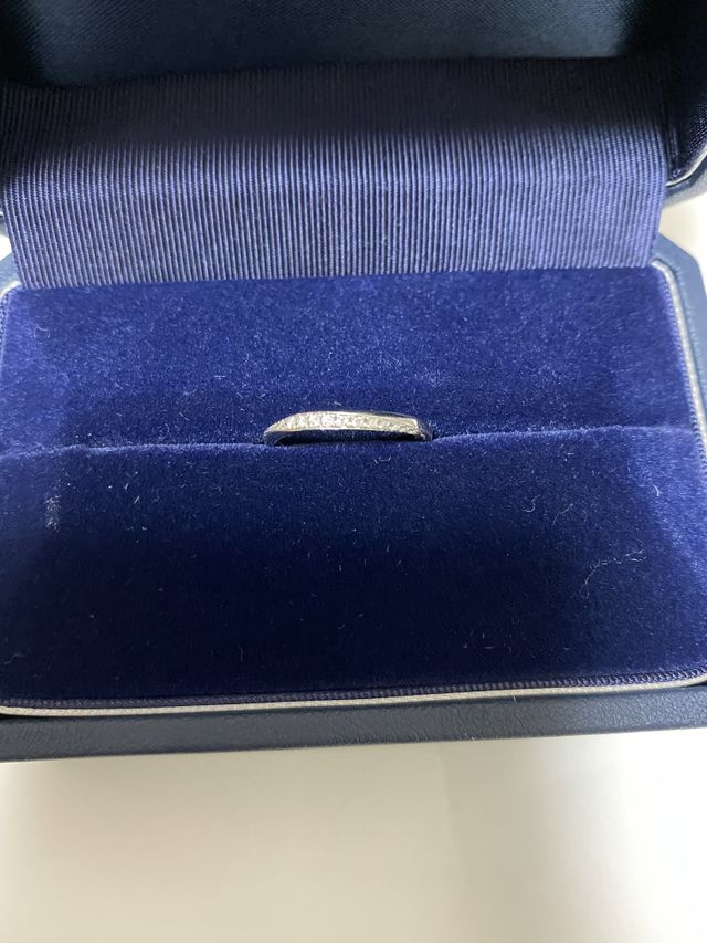 横から上からと、
どこからみてもダイヤが見えます！