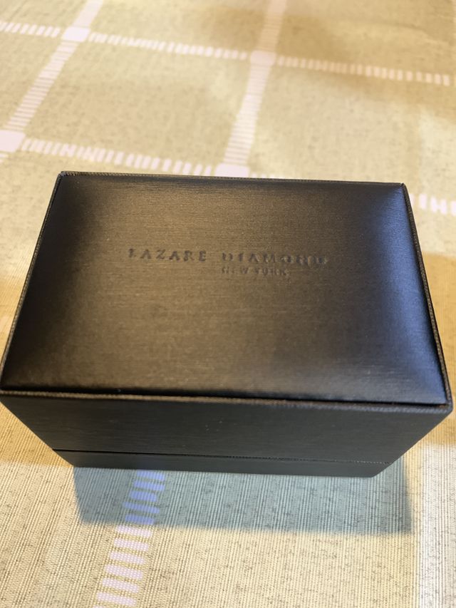 すごくずっしりしてしっかりしたボックスでした！