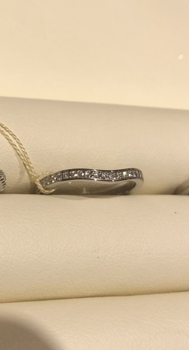 カルティエのハーフダイヤ