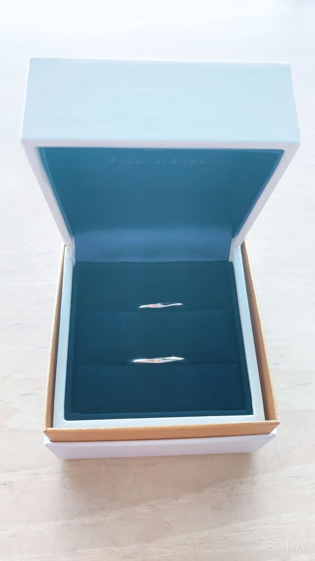 購入した指輪を受け取りに行って、初めて手にした時の写真です！