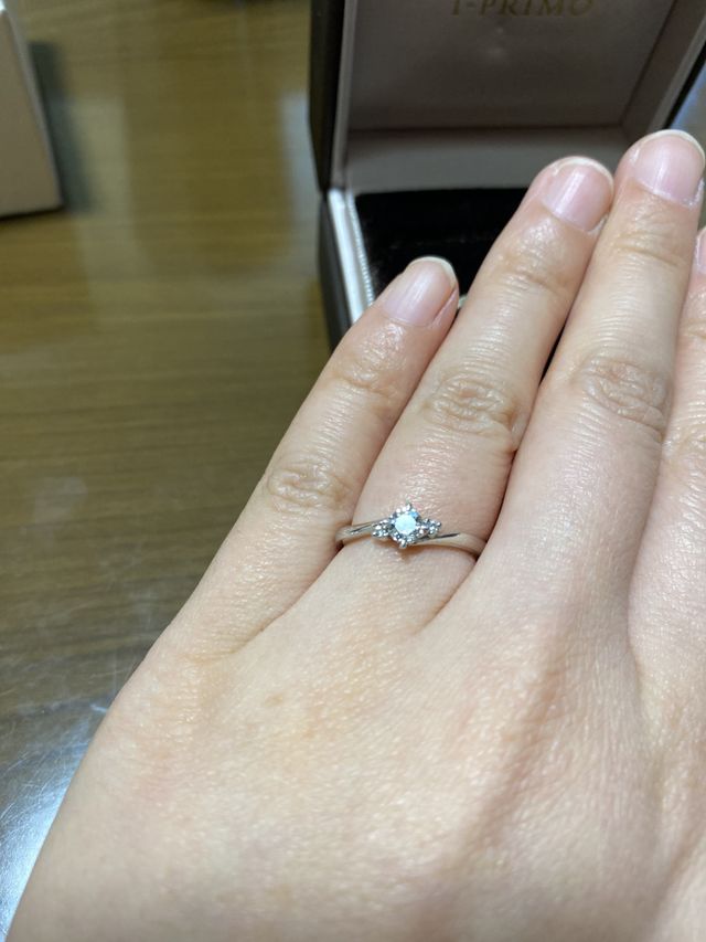 プロポーズのあと、私の好きなデザインの婚約指輪に変更