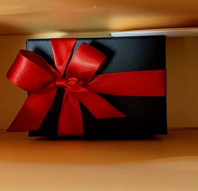 現物確認後、リボンをかけていただきました