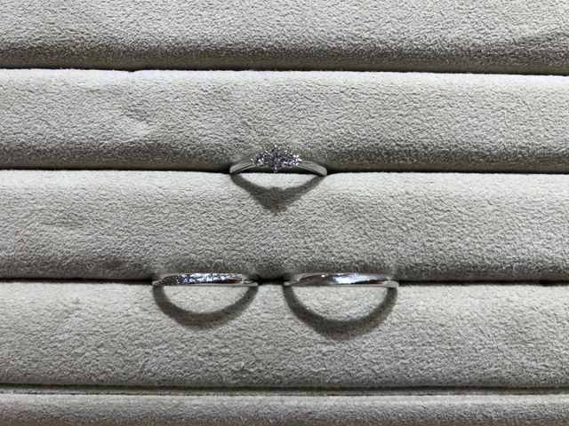 エンゲージリングとマリッジリングのセットです