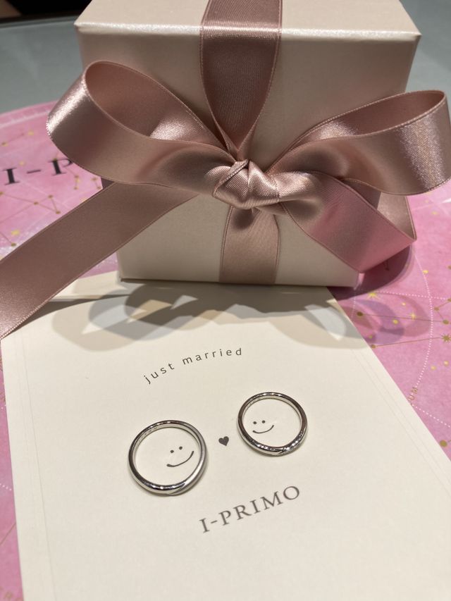 結婚指輪受け取り時の記念写真
