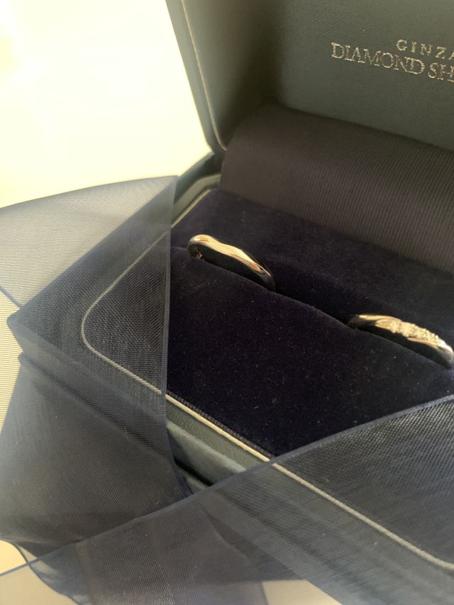 彼のはシンプルですがデザイン性が良く指を綺麗に見せてくれます