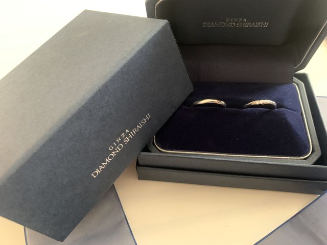 素材のいいモノをという彼の想いからプラチナのリングにしました