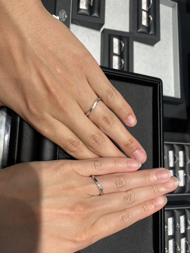 シンプルで指が綺麗に見えるものを選びました。