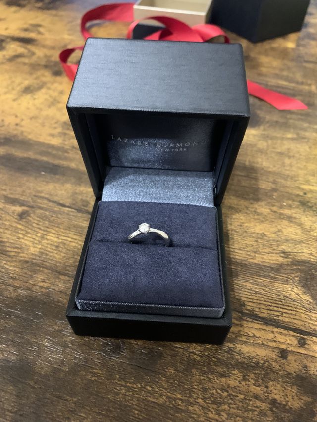 クーパーズの婚約指輪です。