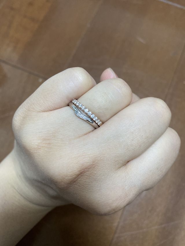 重ね付けは少し隙間ができますが、気にならないです。