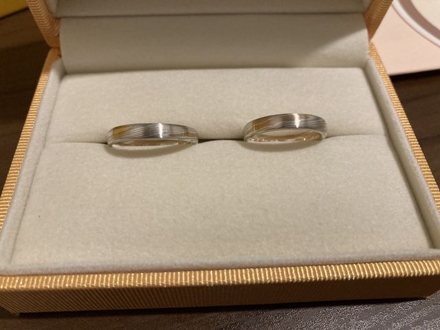 ペアを並べた写真です。