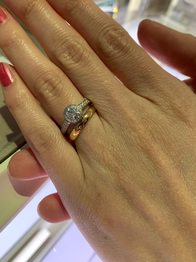 イコーヌ0.3と結婚指輪の重ね付け