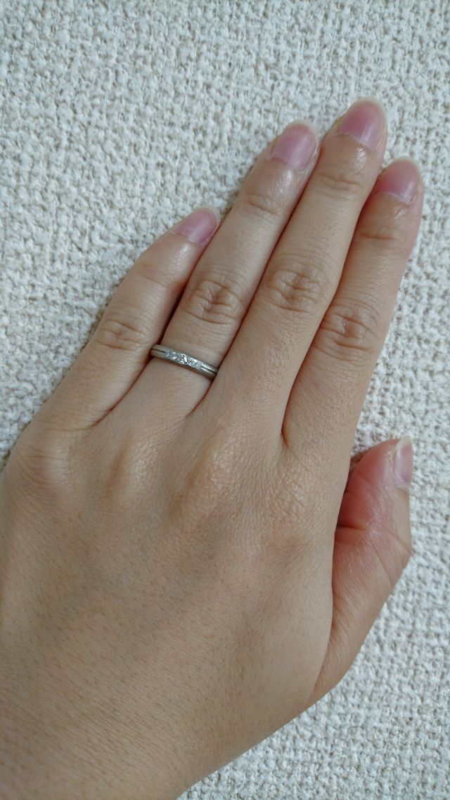 ラインより下は艶消しでした。